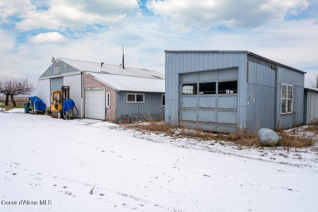 10671 North Idaho Road Post Falls, ID 83854 - Photo 57 of 89 .