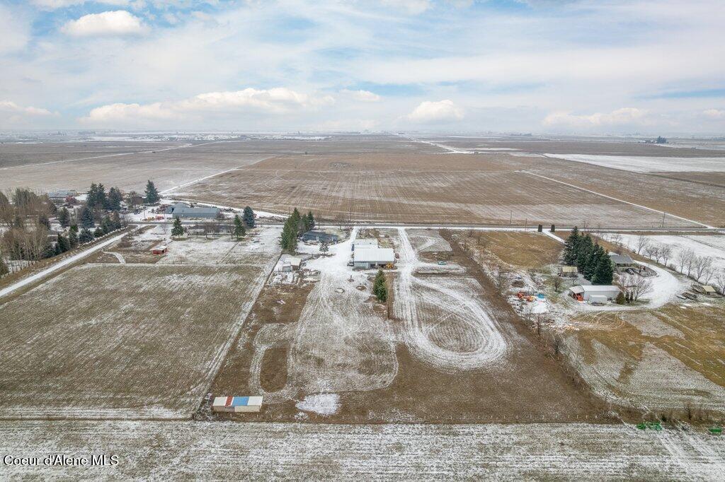 10671 North Idaho Road Post Falls, ID 83854 - Photo 76 of 89 .