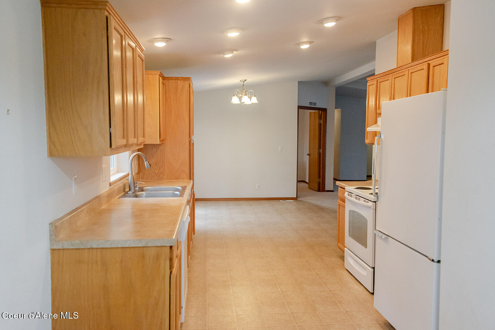 10671 North Idaho Road Post Falls, ID 83854 - Photo 8 of 89 8