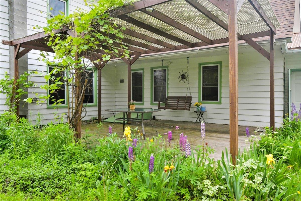 252 North Pleasant Street Troy, VT 05859 - Photo 4 of 58