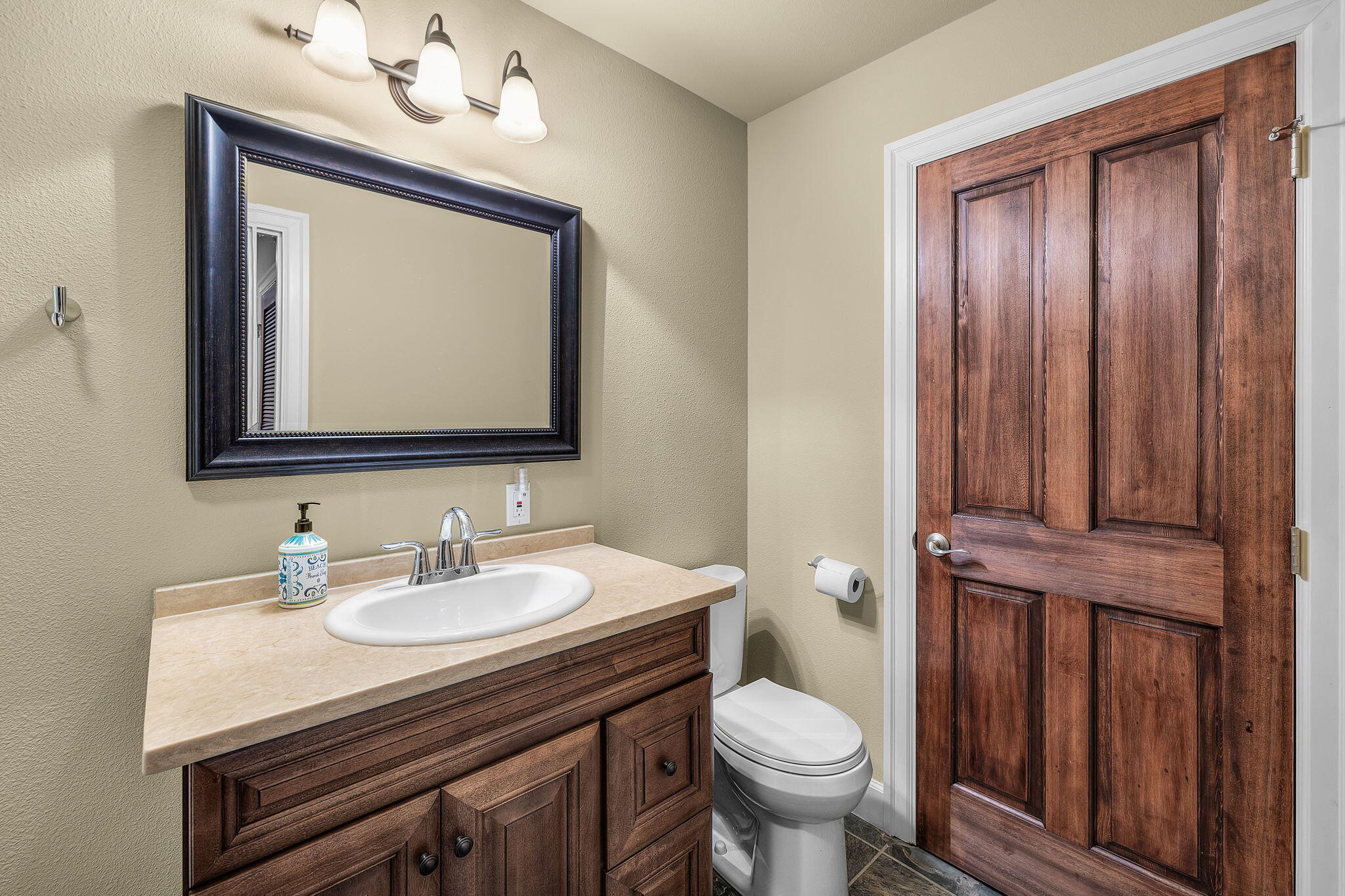 19337 Brookside Way Bend, OR 97702 - Photo 41 of 44 2024_06_14_19337_brookside_way-45