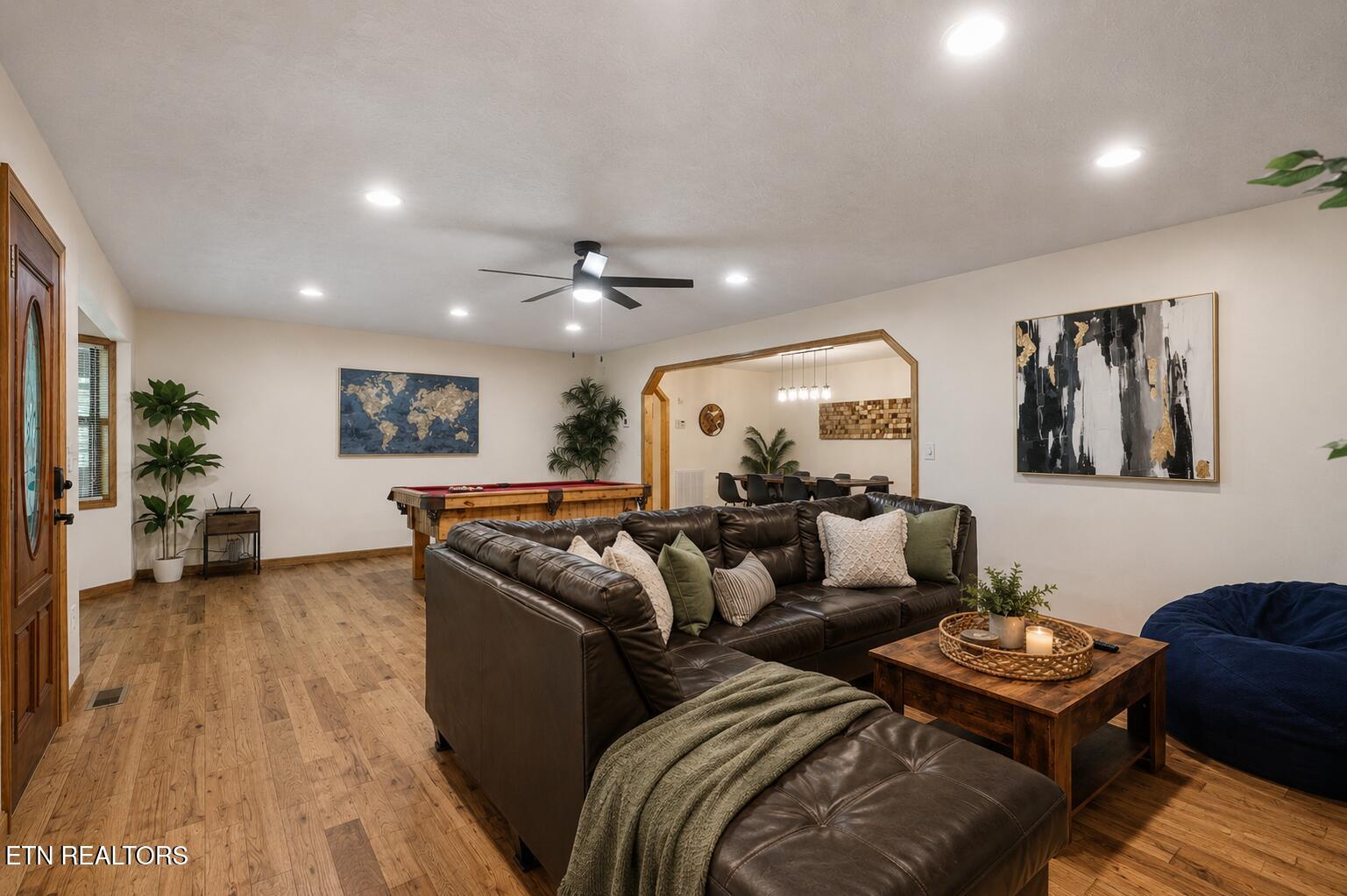 646 Parton Hollow Road Sevierville, TN 37876 - Photo 8 of 31 Living Room