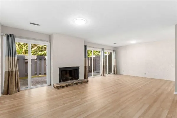 $2,975 | 510 East Ponce De Leon Avenue, Unit J, Decatur, GA 30030