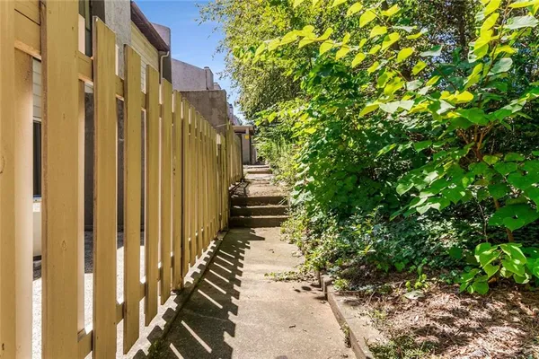 $2,975 | 510 East Ponce De Leon Avenue, Unit J, Decatur, GA 30030