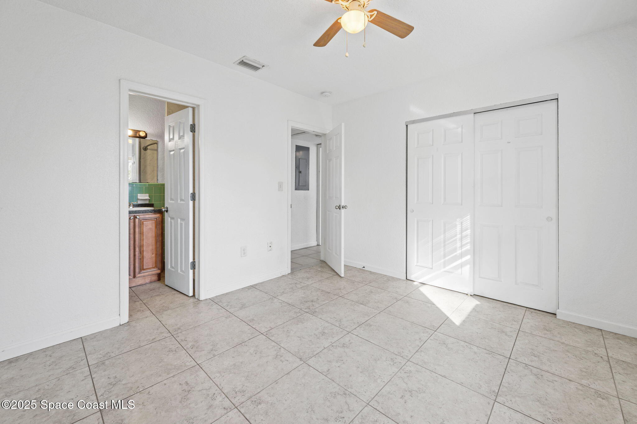 907 Espanola Way Melbourne, FL 32901 - Photo 17 of 31 22-web-or-mls-DSC_3503