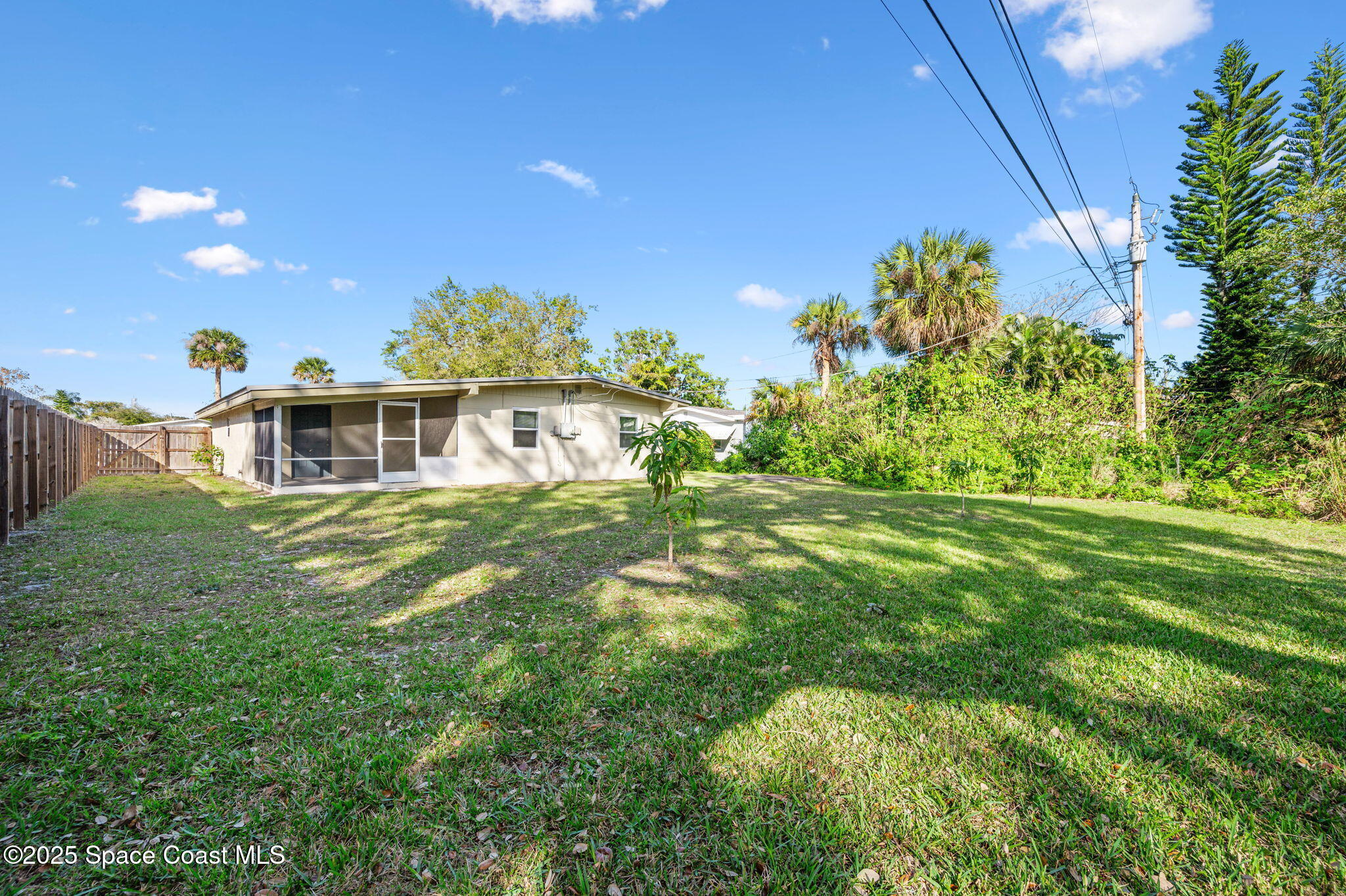 907 Espanola Way Melbourne, FL 32901 - Photo 29 of 31 6-web-or-mls-DSC_3453