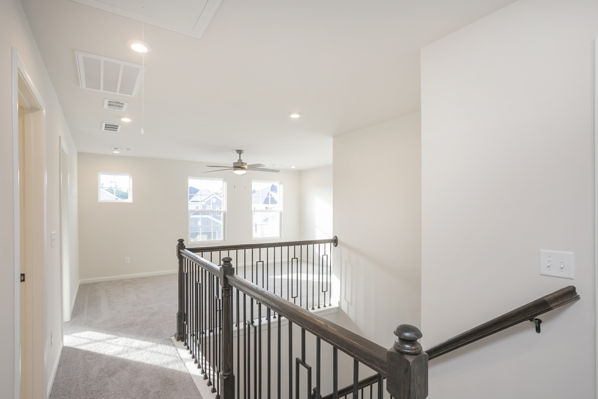 940 Pleasant Ridge Run Mount Juliet, TN 37122 - Photo 27 of 32 a view of a hallway with windows
