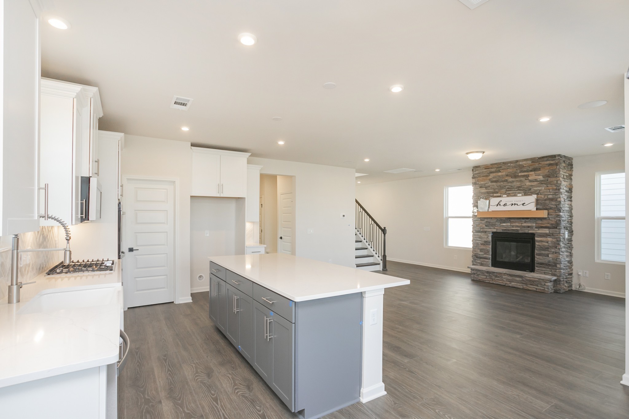940 Pleasant Ridge Run Mount Juliet, TN 37122 - Photo 30 of 32 a large room with a lot of counter space