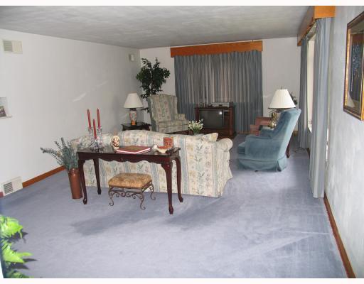 260 Thorne Road Washington, PA 15301 - Photo 2 of 8 Gallery Image 2