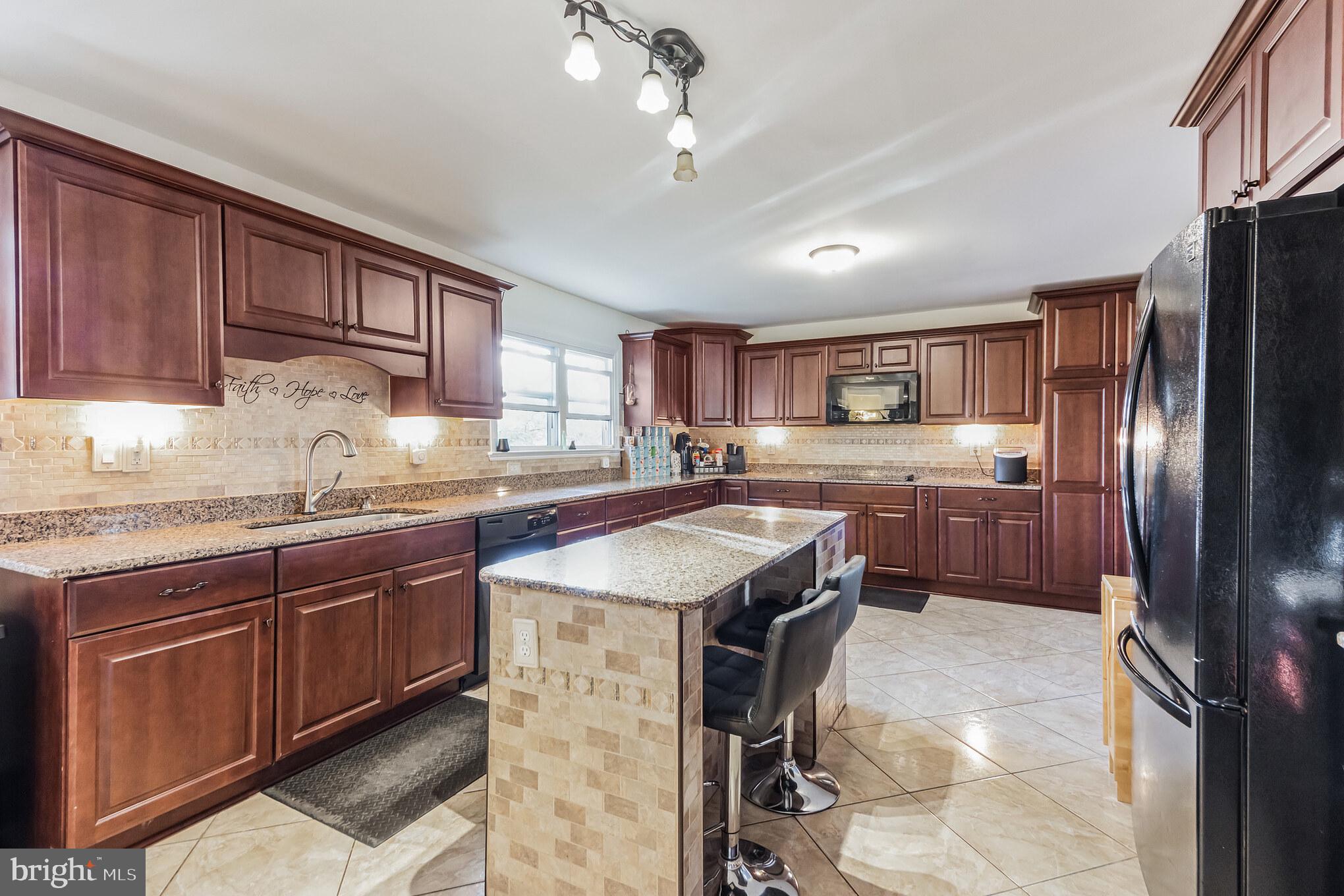 3026 Appledale Road Norristown, PA 19403 - Photo 16 of 49 Kitchen