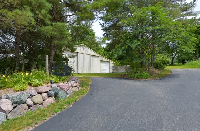 $750,000 | 9080 Hickory Drive, Kewaskum, WI 53040