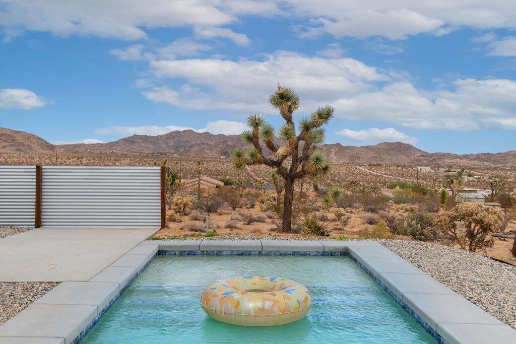 6689 Torres Avenue Joshua Tree, CA 92252 - Photo 36 of 48 a view of a mountain from a balcony