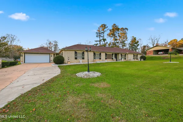 $346,000 | 206 Plantation Drive, Vicksburg, MS 39183