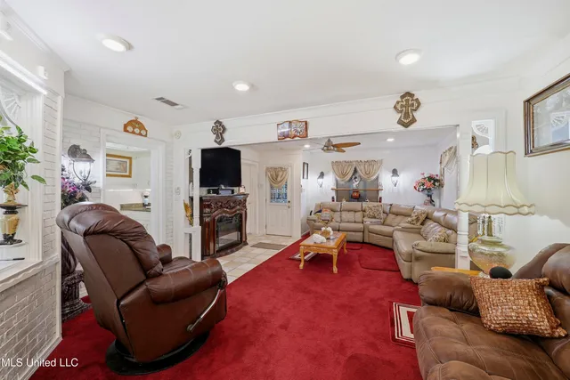 $356,000 | 206 Plantation Drive, Vicksburg, MS 39183