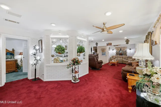 $356,000 | 206 Plantation Drive, Vicksburg, MS 39183