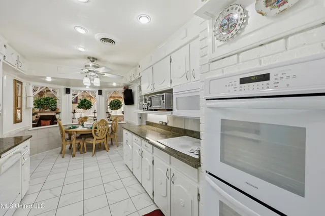 $356,000 | 206 Plantation Drive, Vicksburg, MS 39183