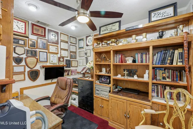 $356,000 | 206 Plantation Drive, Vicksburg, MS 39183