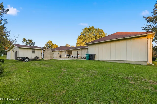 $356,000 | 206 Plantation Drive, Vicksburg, MS 39183