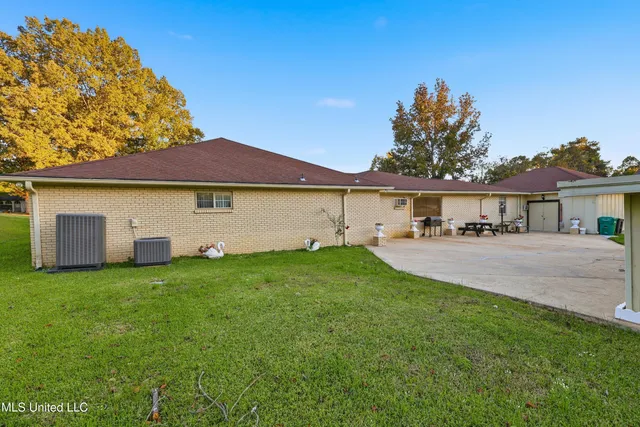 $356,000 | 206 Plantation Drive, Vicksburg, MS 39183