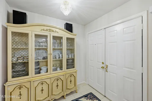 $356,000 | 206 Plantation Drive, Vicksburg, MS 39183