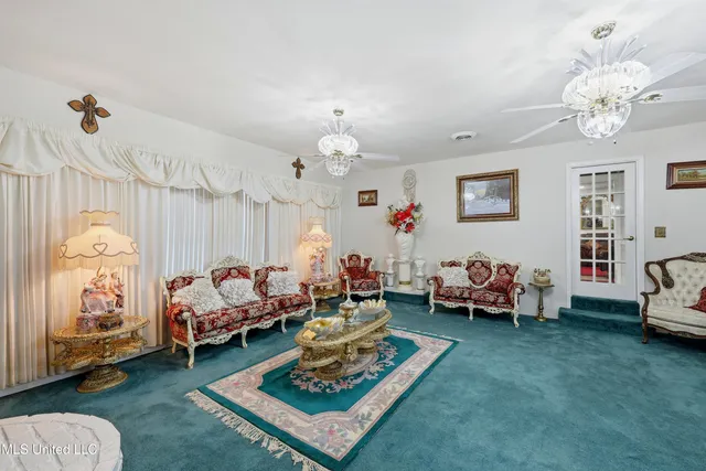 $356,000 | 206 Plantation Drive, Vicksburg, MS 39183