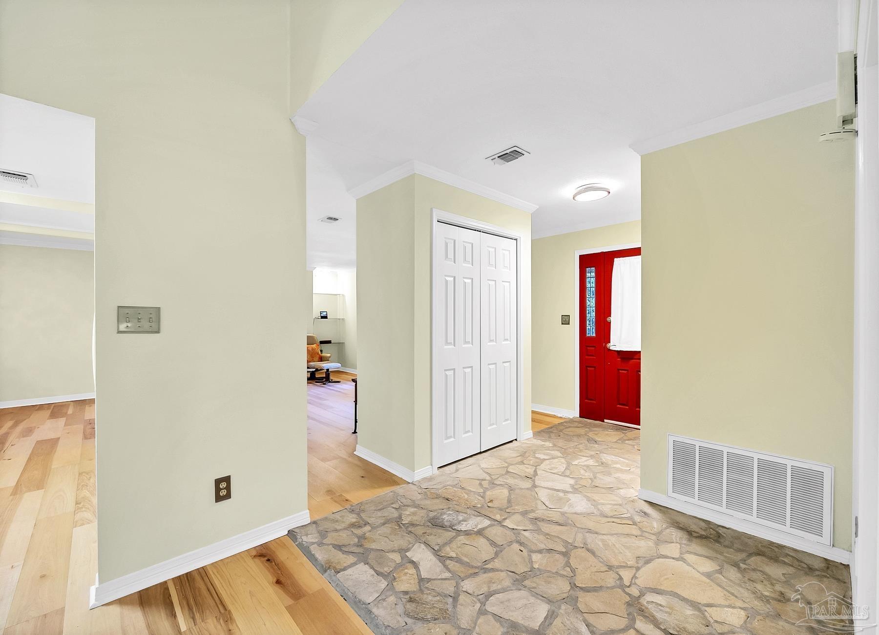 9000 Woodrun Road Pensacola, FL 32514 - Photo 8 of 49 Gallery Image 8