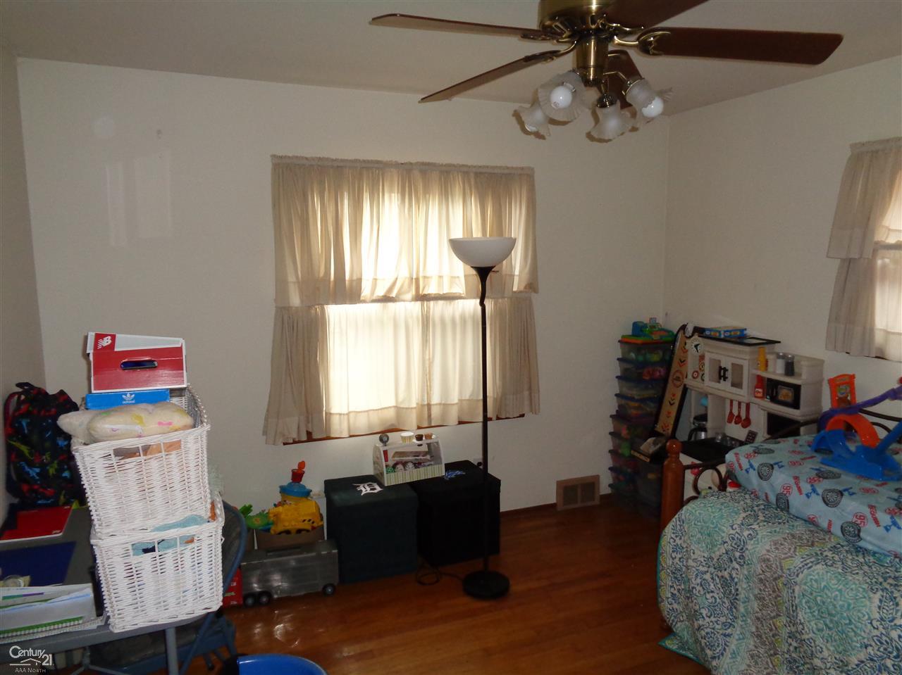 22779 Rausch Avenue Eastpointe, MI 48021 - Photo 9 of 23