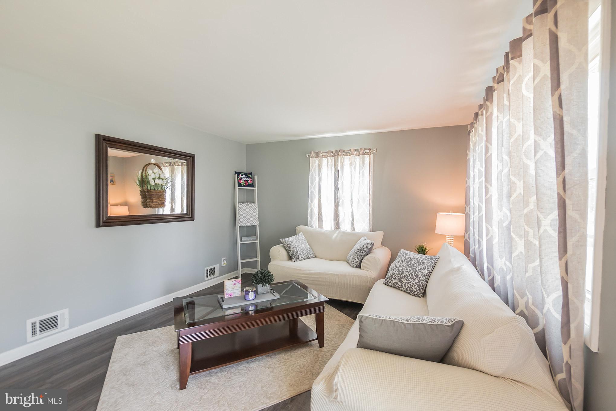 109 South Longcross Road Linthicum Heights, MD 21090 - Photo 8 of 29 Living Room