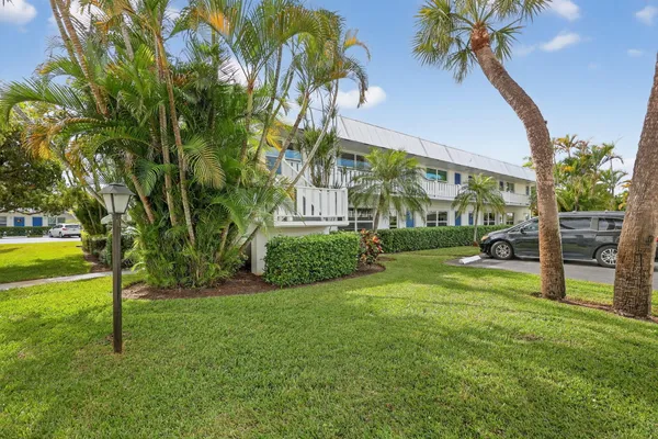$110,000 | 2929 Southeast Ocean Boulevard, Unit J10, Stuart, FL 34996