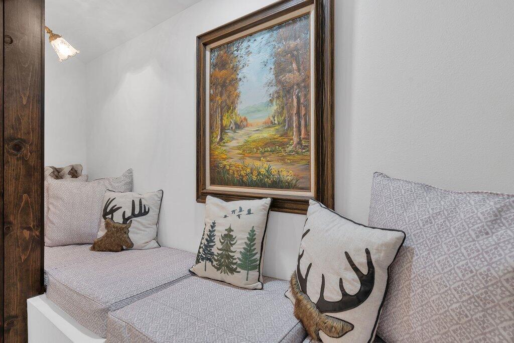 54495 South Circle Drive Idyllwild, CA 92549 - Photo 29 of 65 a picture of a couch in a room