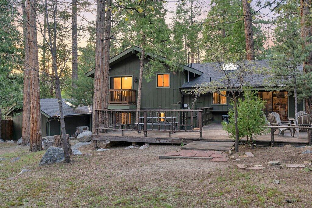 54495 South Circle Drive Idyllwild, CA 92549 - Photo 53 of 65 a front view of a house with garden
