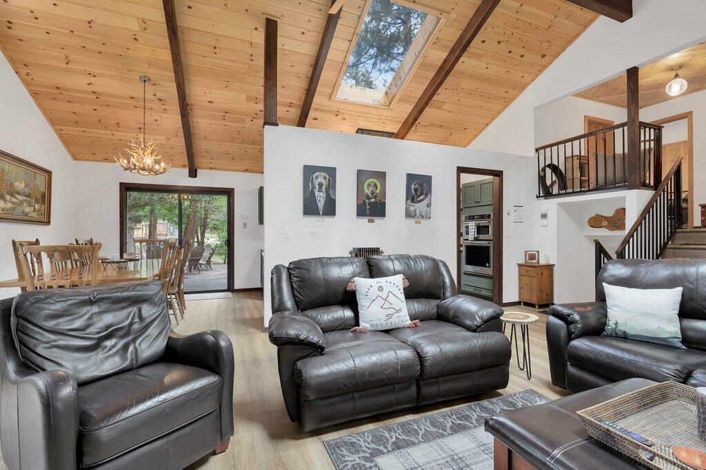 54495 South Circle Drive Idyllwild, CA 92549 - Photo 10 of 65 a living room with furniture