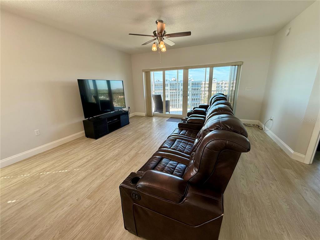 960 Starkey Road, Unit 10501 Largo, FL 33771 - Photo 5 of 15 Gallery Image 5