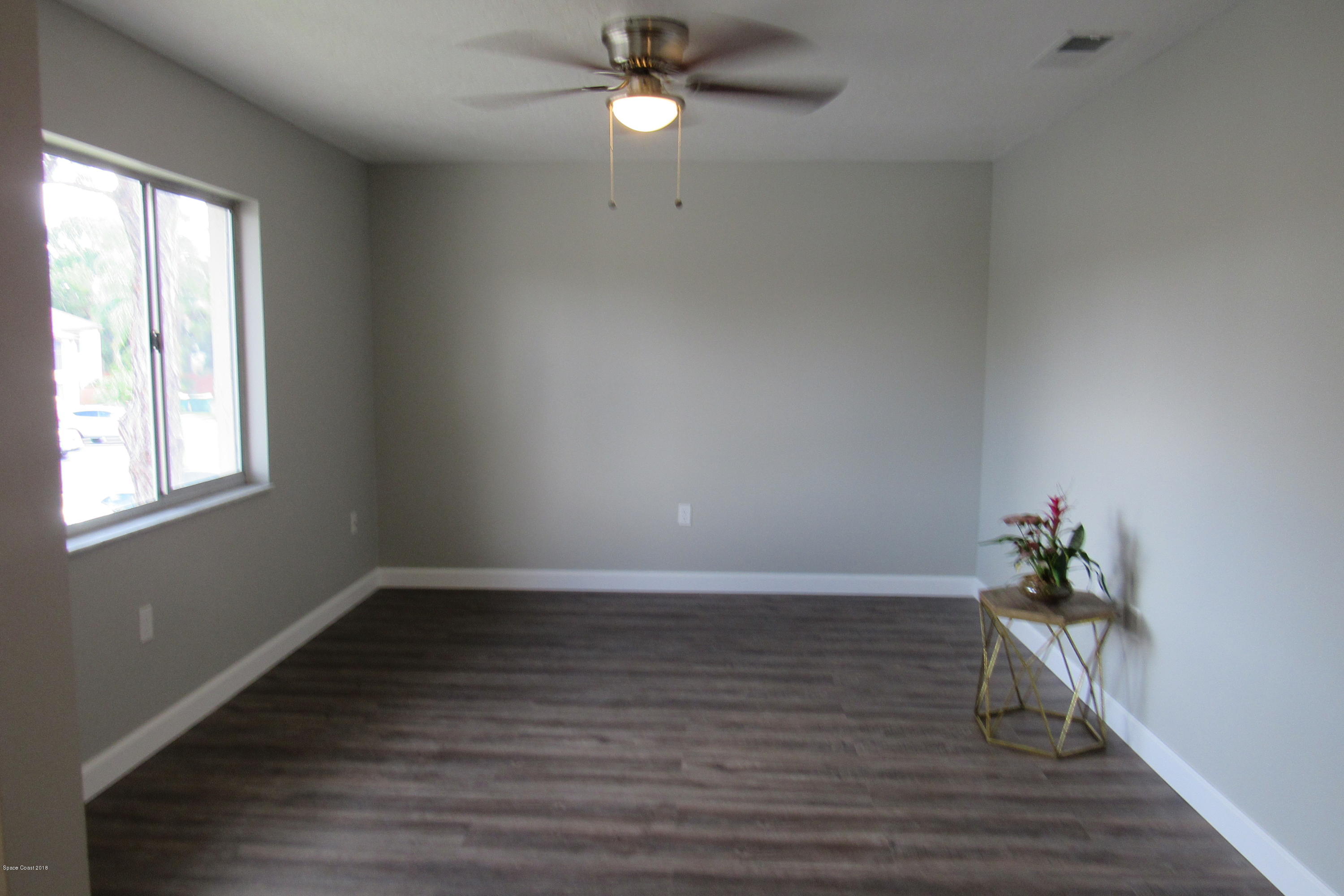 737 Ridge Club Drive, Unit 70 Melbourne, FL 32934 - Photo 4 of 20 LIVING ROOM