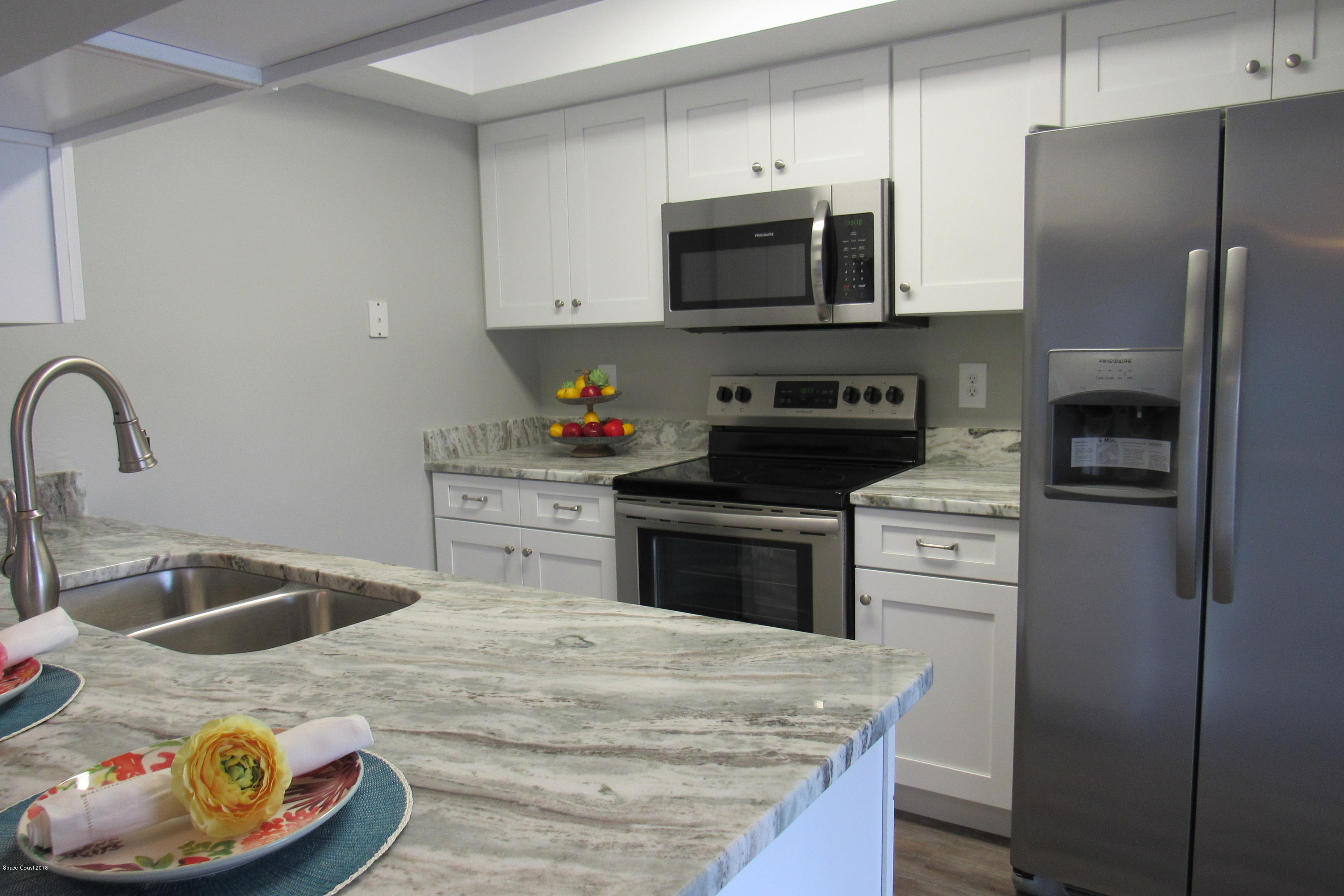 737 Ridge Club Drive, Unit 70 Melbourne, FL 32934 - Photo 5 of 20 KITCHEN