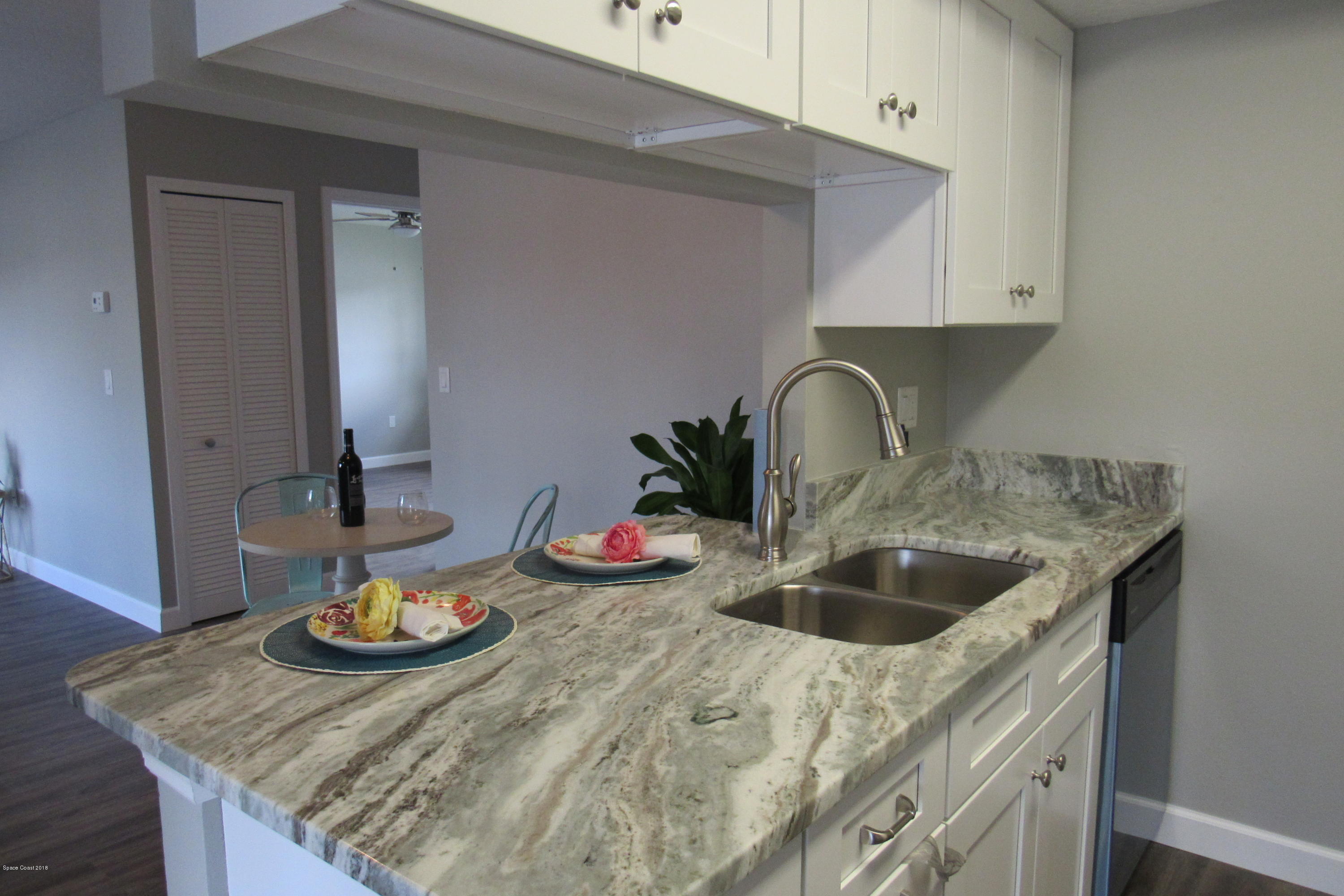 737 Ridge Club Drive, Unit 70 Melbourne, FL 32934 - Photo 6 of 20 KITCHEN