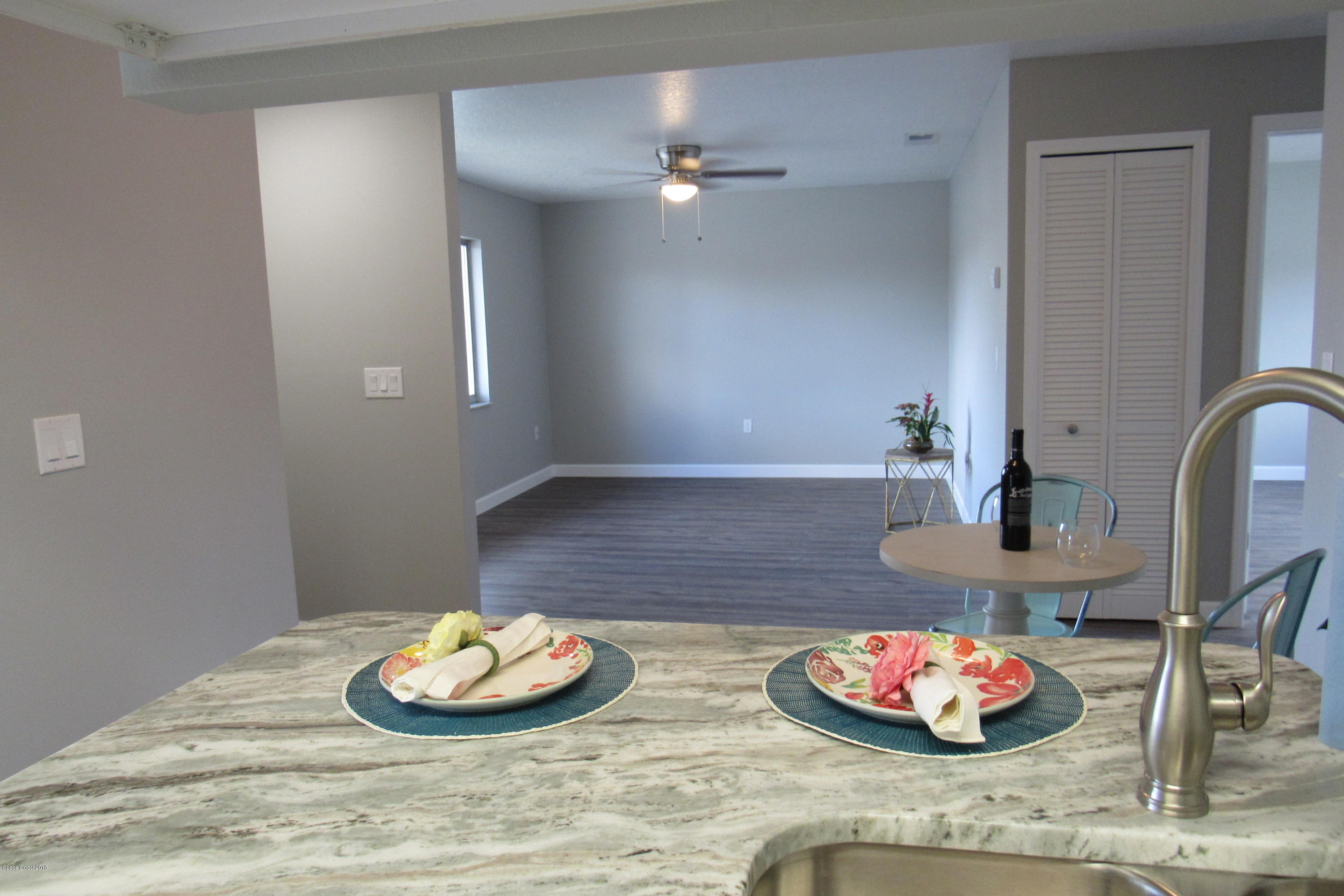 737 Ridge Club Drive, Unit 70 Melbourne, FL 32934 - Photo 7 of 20 DINING BAR