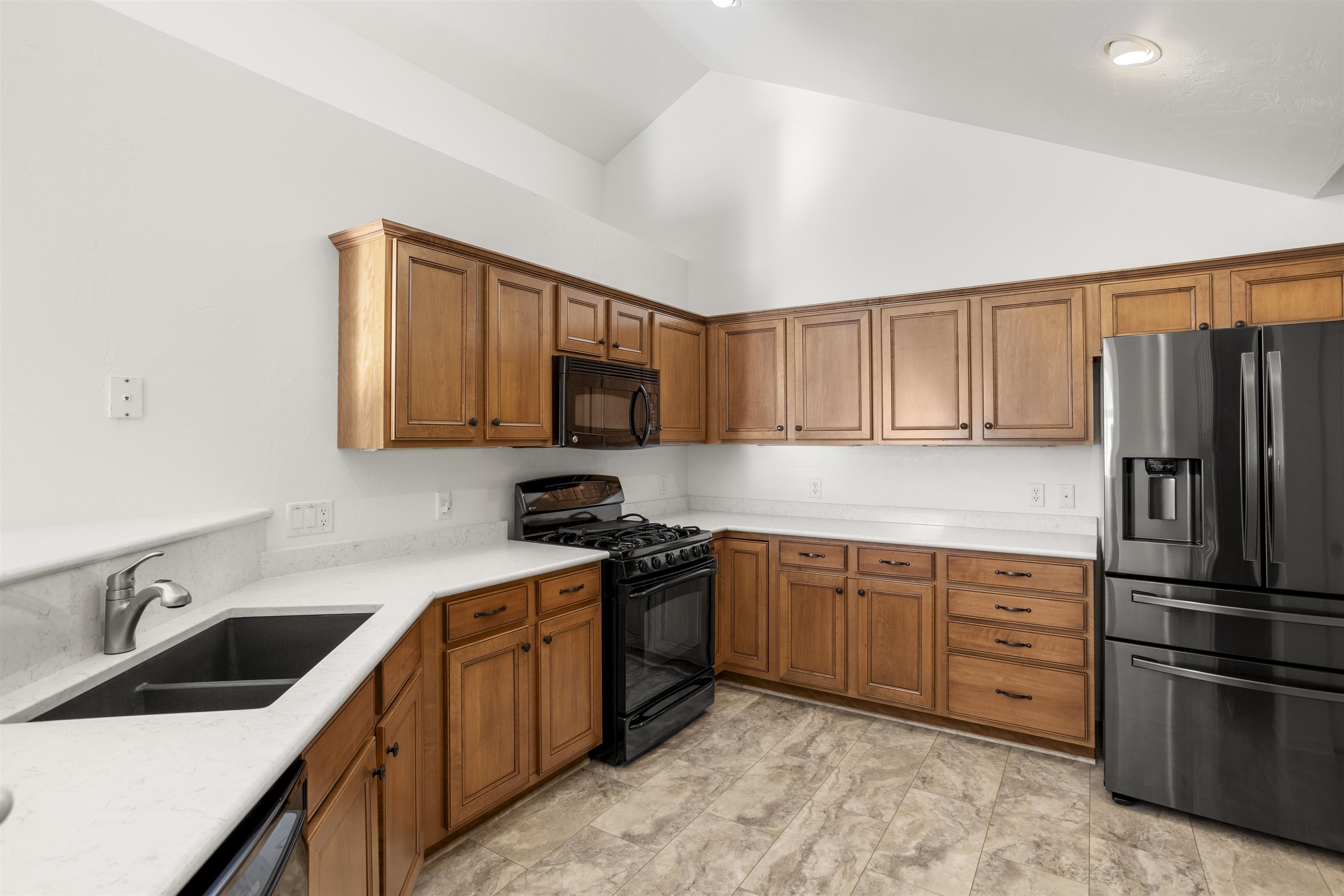 2210 East Tuscany Way Appleton, WI 54913 - Photo 11 of 33