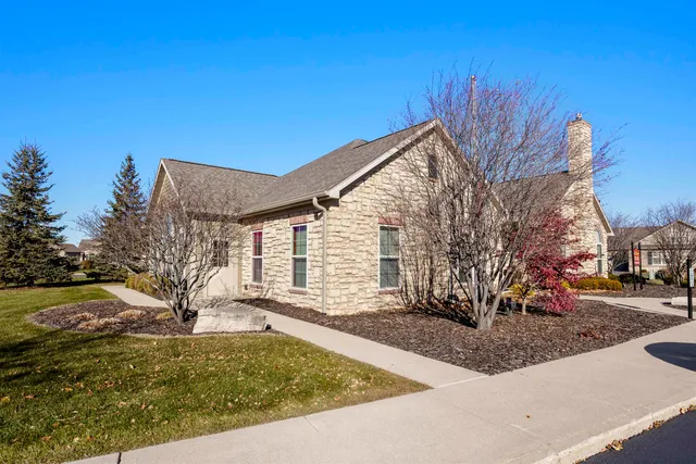 $425,000 | 2210 East Tuscany Way, Appleton, WI 54913