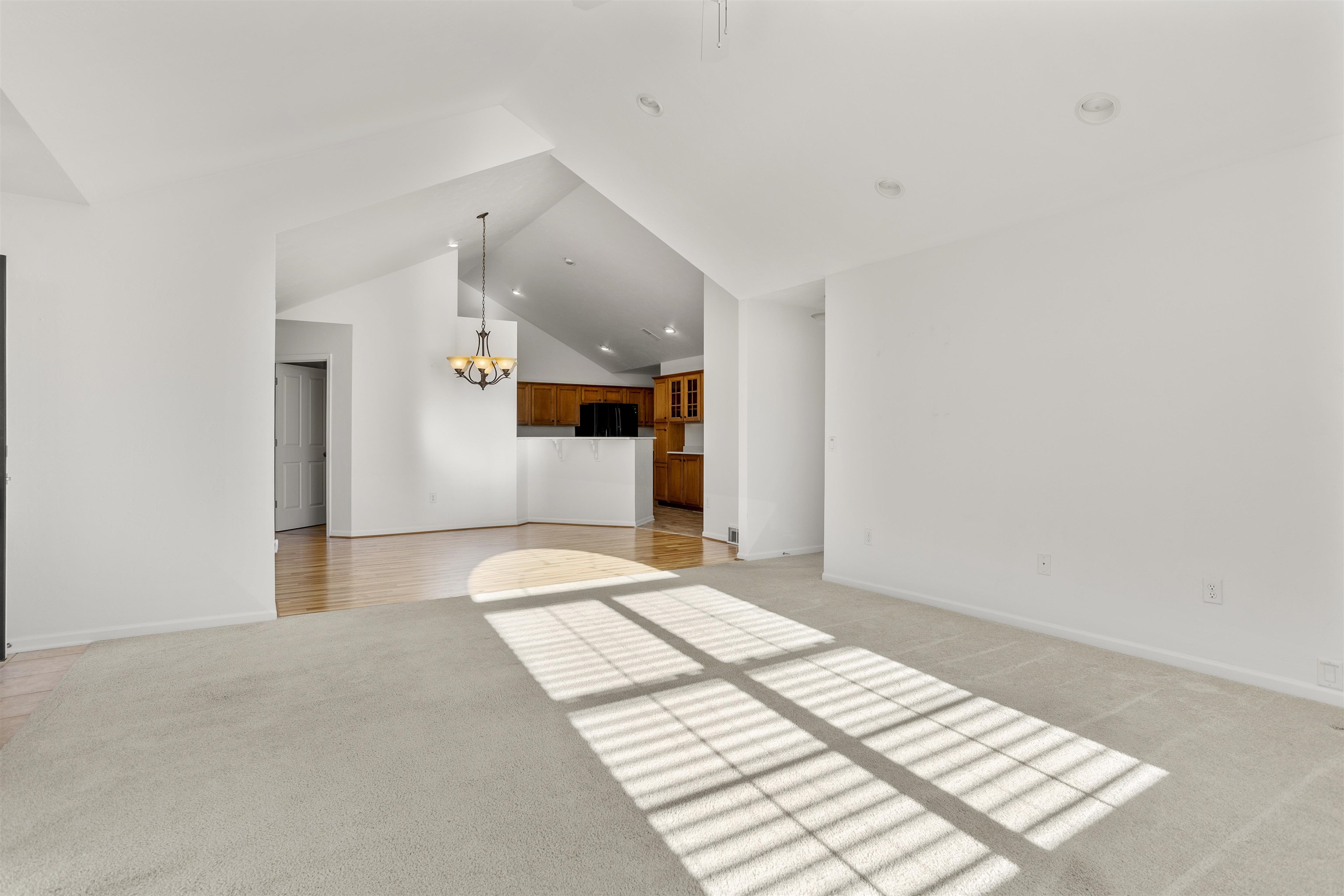 2210 East Tuscany Way Appleton, WI 54913 - Photo 7 of 33