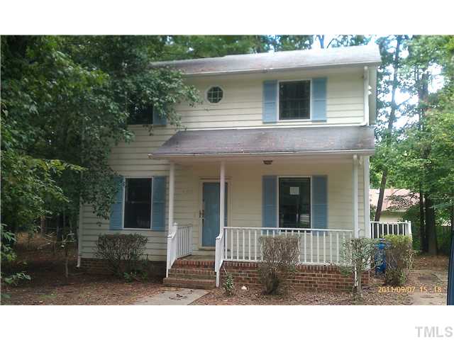 820 Horton Road Durham, NC 27704 - Photo 2 of 7 a view of a house with a yard