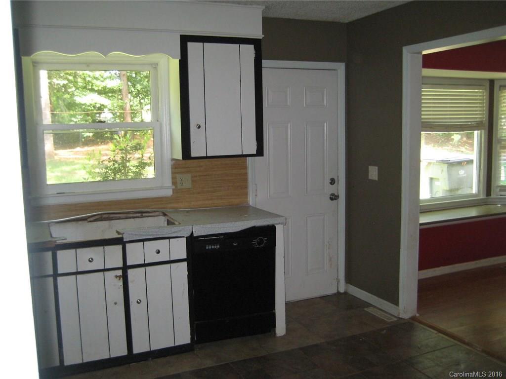 4451 Fair Springs Road Charlotte, NC 28227 - Photo 12 of 21 Gallery Image 12