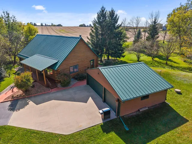 $520,000 | N3873 Anita Wieckert Road, Appleton, WI 54913