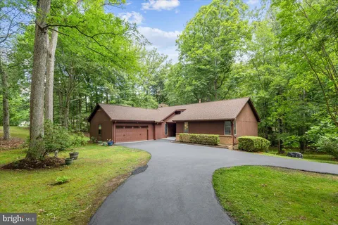 $949,000 | 12212 Woodlark Court, Manassas, VA 20112