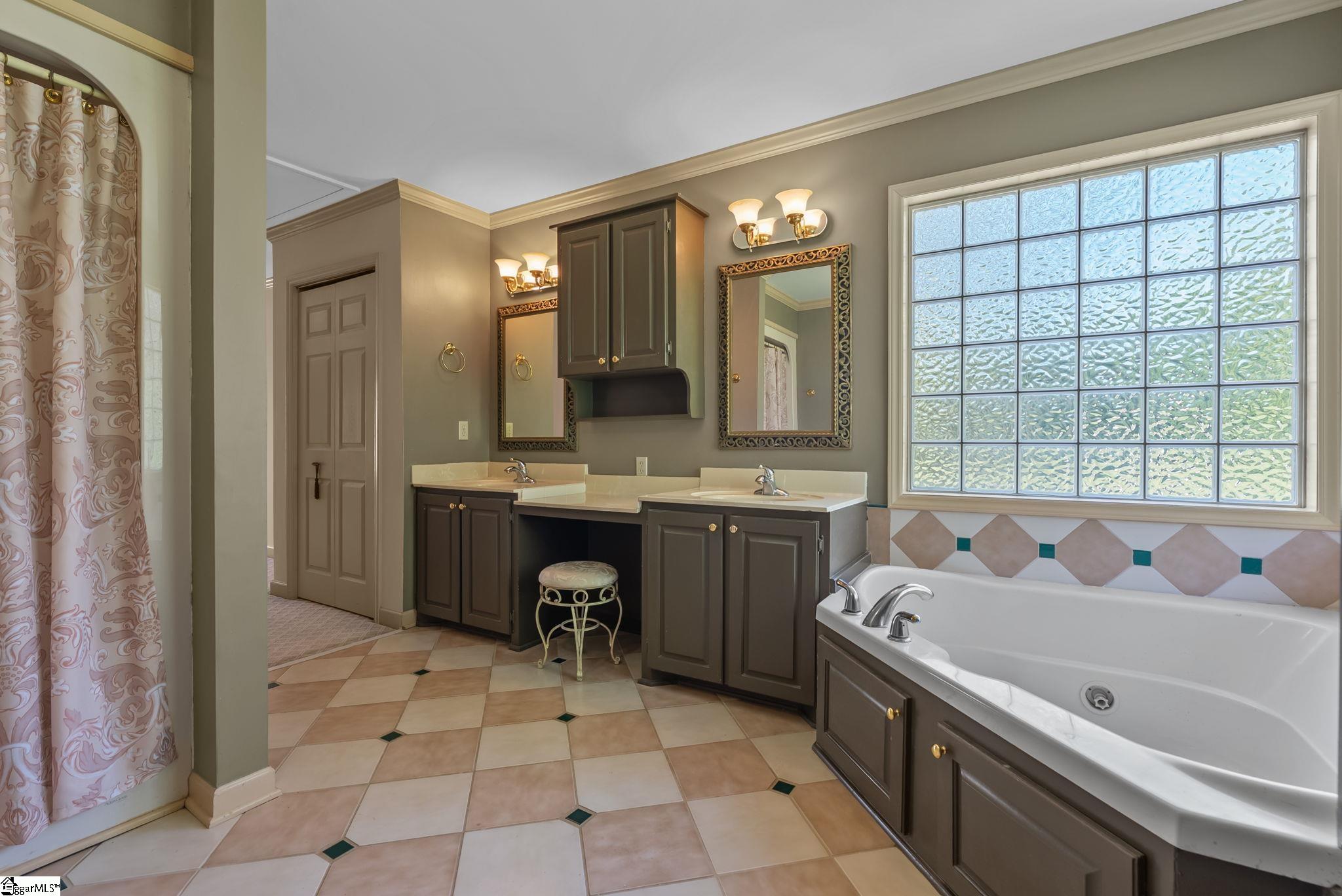 528 Riveredge Court Moore, SC 29369 - Photo 16 of 44