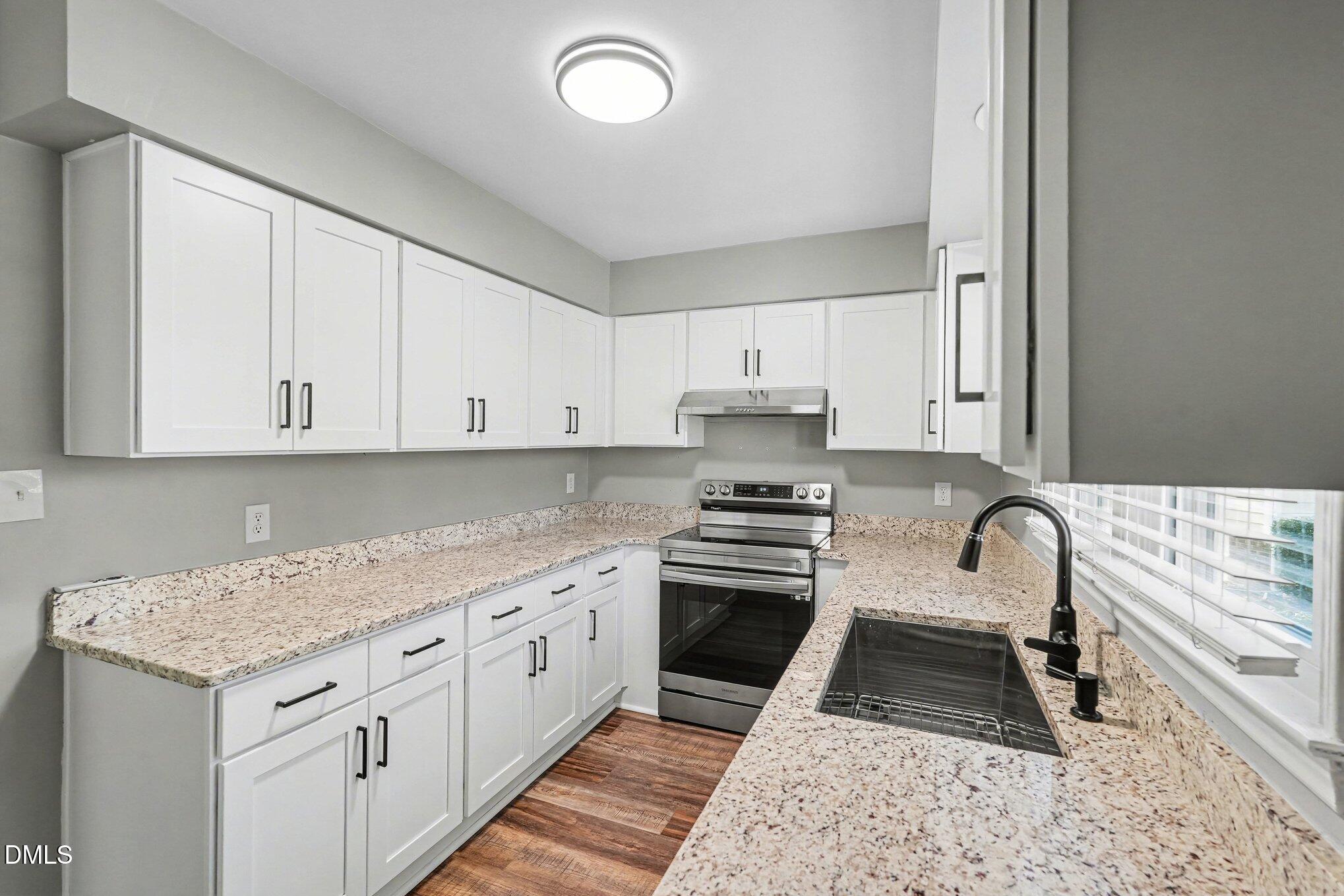 1631 Roanoke Street Raleigh, NC 27606 - Photo 10 of 22 Kitchen