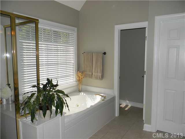 11806 Farnborough Road Huntersville, NC 28078 - Photo 11 of 16 Gallery Image 11