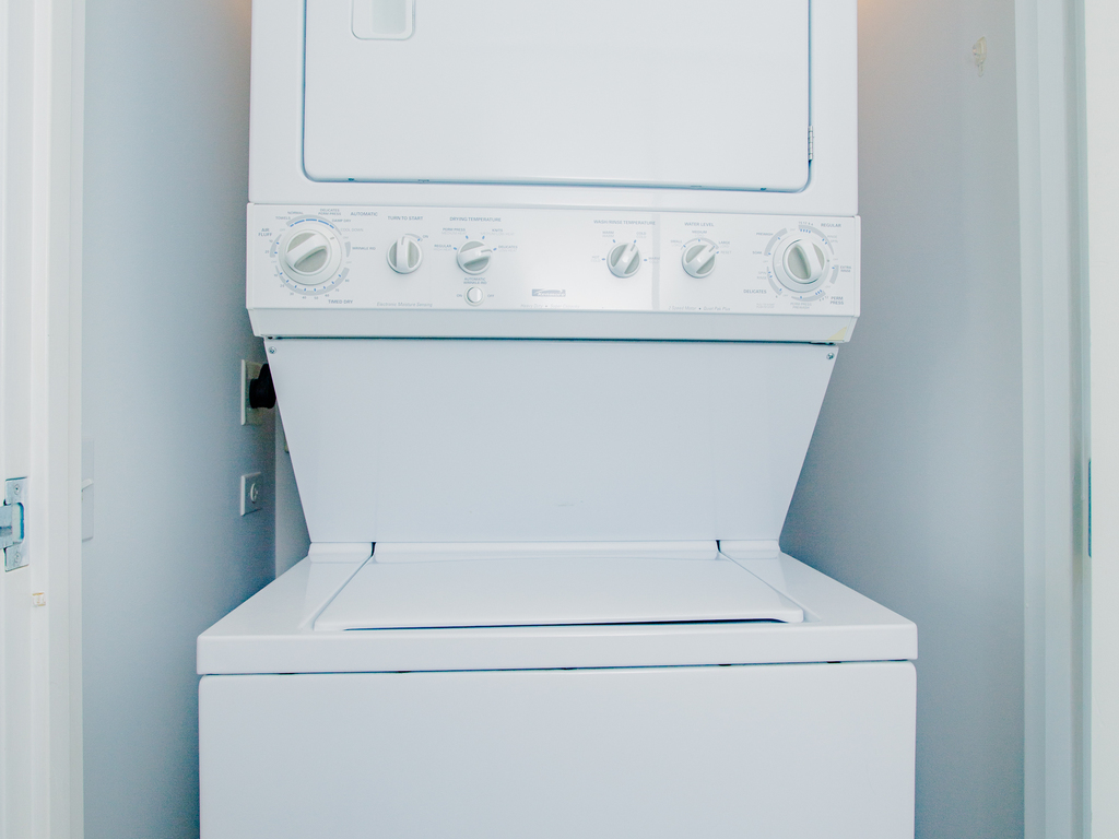 1720 Maple Avenue, Unit 660 Evanston, IL 60201 - Photo 11 of 16 a close up view of washer and dryer