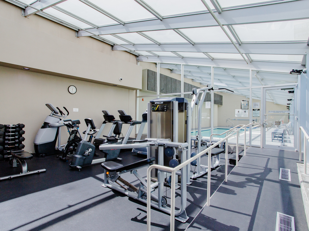 1720 Maple Avenue, Unit 660 Evanston, IL 60201 - Photo 14 of 16 a view of a room with gym equipment