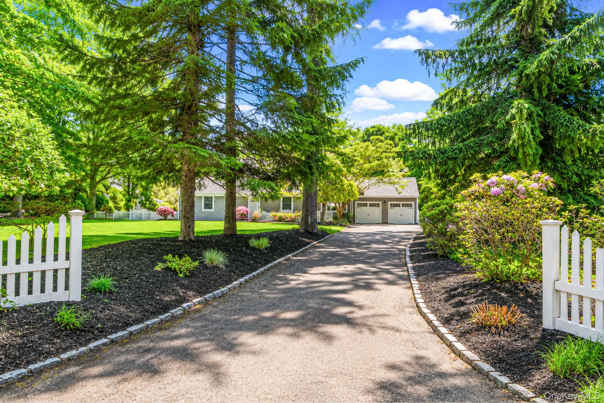 30 Landing Meadow Road Smithtown, NY 11787 - Photo 2 of 50